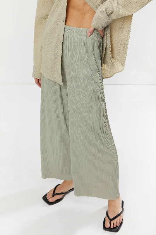 Floral embroidered pants for women in a delicate designPLEATED PANT