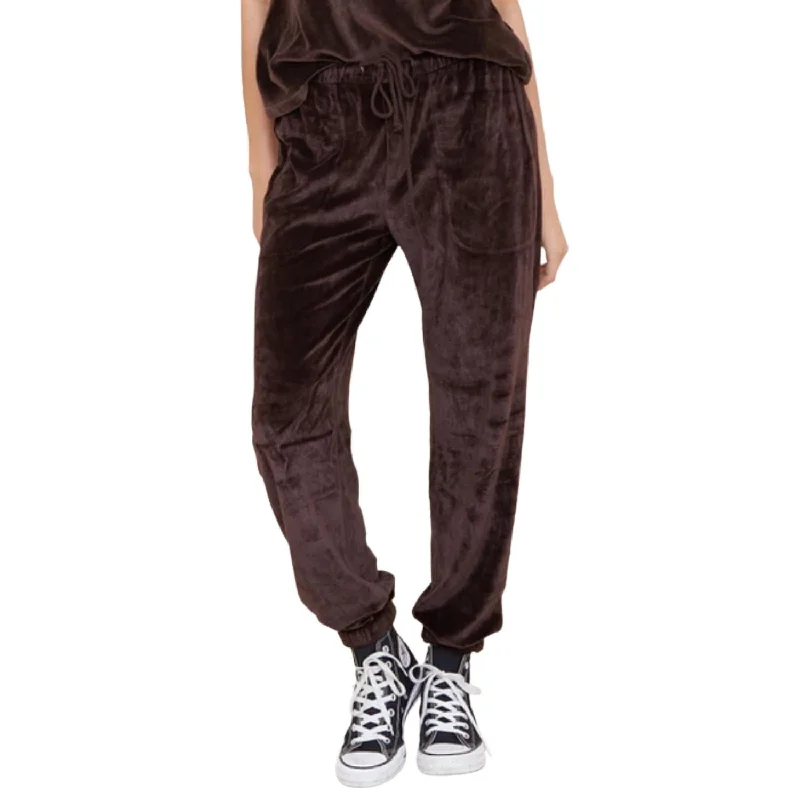 Ankle pants with zippers for women in a convenient designRelaxed Jogger Pant In Dark Cacao Ankle pants with zippers for women in a convenient designRelaxed Jogger Pant In Dark Cacao