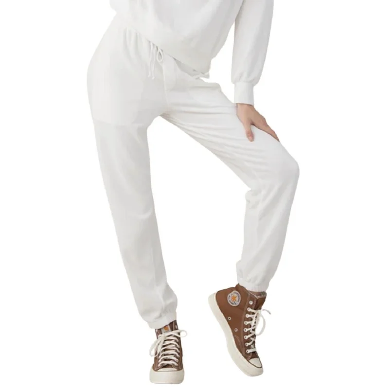 Floral print wide leg pants for women in a fresh and bright styleRelaxed Jogger Pant In Winter White Floral print wide leg pants for women in a fresh and bright styleRelaxed Jogger Pant In Winter White