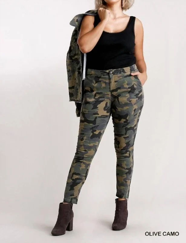 Stretch yoga pants for women to exerciseSlim Leg Plus Pants With Zipper Detail In Green Camo