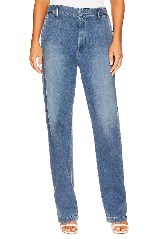 Thermal lined jogger pants for women in a warm and sporty styleStraight Leg Trouser In Midwash
