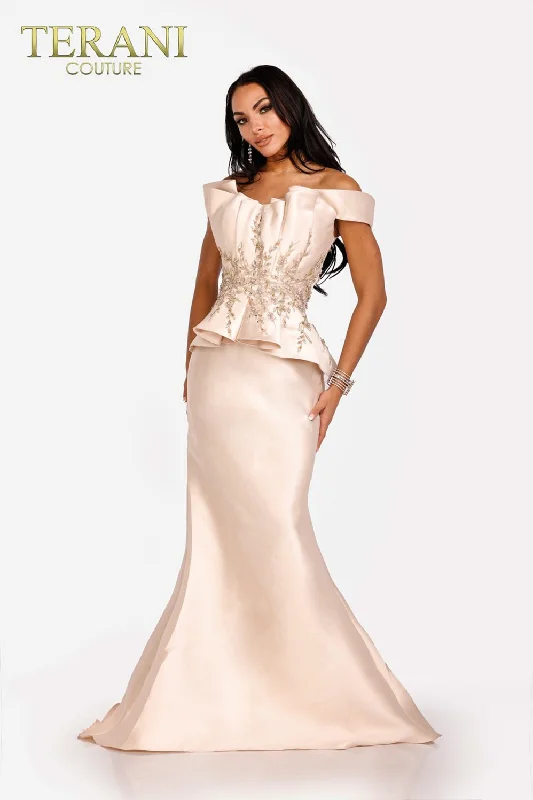 Party Dresses with Embroidered Floral Patterns and Tassel Hem for Ladies' Bohemian and Feminine LookTerani Couture 231E0509 Party Dresses with Embroidered Floral Patterns and Tassel Hem for Ladies' Bohemian and Feminine LookTerani Couture 231E0509