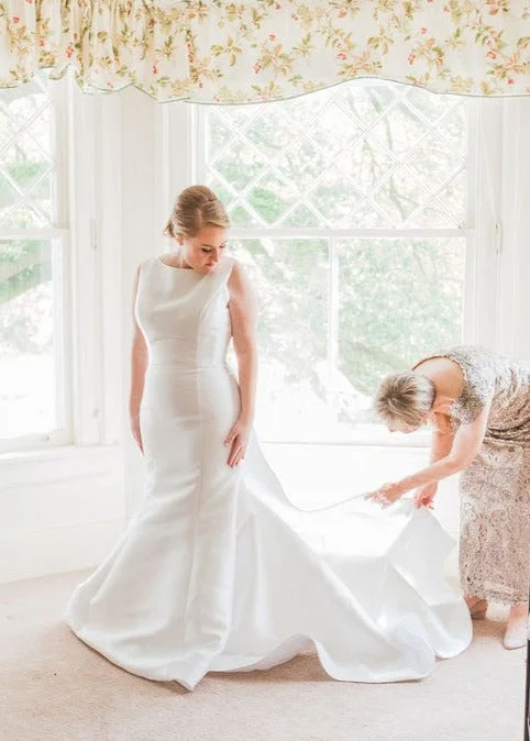 Bohemian Style Lace Wedding Dresses with Bell Sleeves for Outdoor WeddingsAnne Barge Foster Bohemian Style Lace Wedding Dresses with Bell Sleeves for Outdoor WeddingsAnne Barge Foster