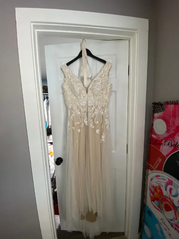 Mermaid Style Tulle Wedding Dresses with Sequined Skirt for Glamorous BridesAnomalie V-neck Lace and Tulle A-line Mermaid Style Tulle Wedding Dresses with Sequined Skirt for Glamorous BridesAnomalie V-neck Lace and Tulle A-line