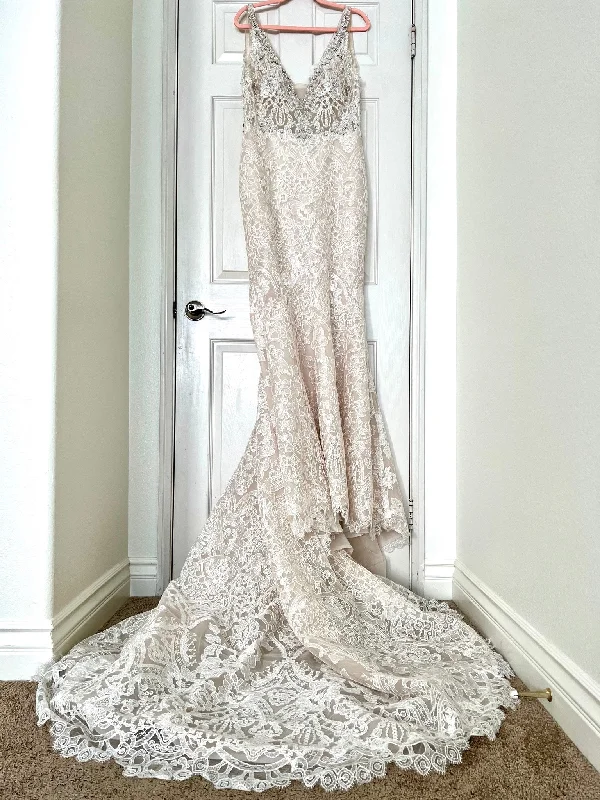Elegant Ball Gown Wedding Dresses with Cathedral Train for LadiesBadgley Mischka Cindy Elegant Ball Gown Wedding Dresses with Cathedral Train for LadiesBadgley Mischka Cindy