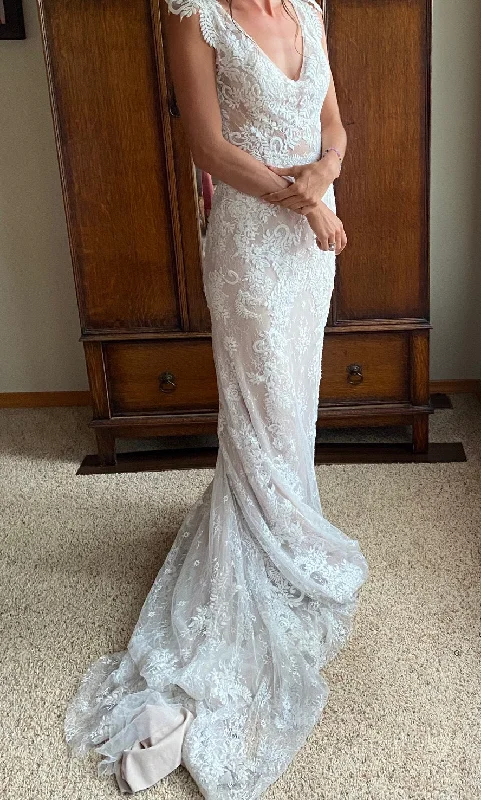 Sheath Style Silk Wedding Dresses with V Neck for a Sophisticated LookBHLDN Milano
