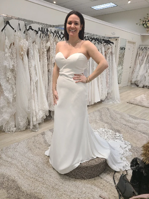 Wedding Dresses with Rhinestone Embellishments and Sheer Sleeves and Tulle Skirt for a Luxurious and Alluring LookEnzoani Bijou Wedding Dresses with Rhinestone Embellishments and Sheer Sleeves and Tulle Skirt for a Luxurious and Alluring LookEnzoani Bijou