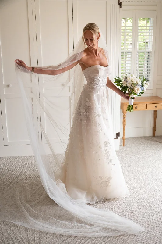Ombre Wedding Dresses with Gradient Colors for a Stunning Visual ImpactGalia Lahav Crew Ombre Wedding Dresses with Gradient Colors for a Stunning Visual ImpactGalia Lahav Crew