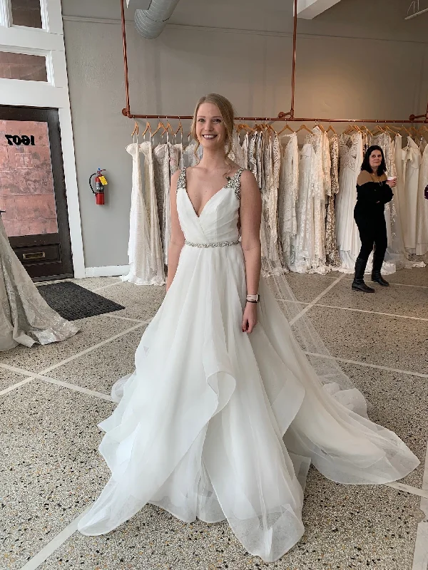 Chiffon Wedding Dresses with Slit and Embroidered Hem for Added EleganceHayley Paige Dare Chiffon Wedding Dresses with Slit and Embroidered Hem for Added EleganceHayley Paige Dare