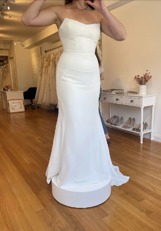 Mesh Paneled Wedding Dresses with Beaded Appliques for a Modern EdgeKelly Faetanini Zara