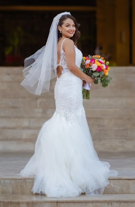 Plus Size Trumpet Style Wedding Dresses with Beaded BodiceKenneth Winston BE503