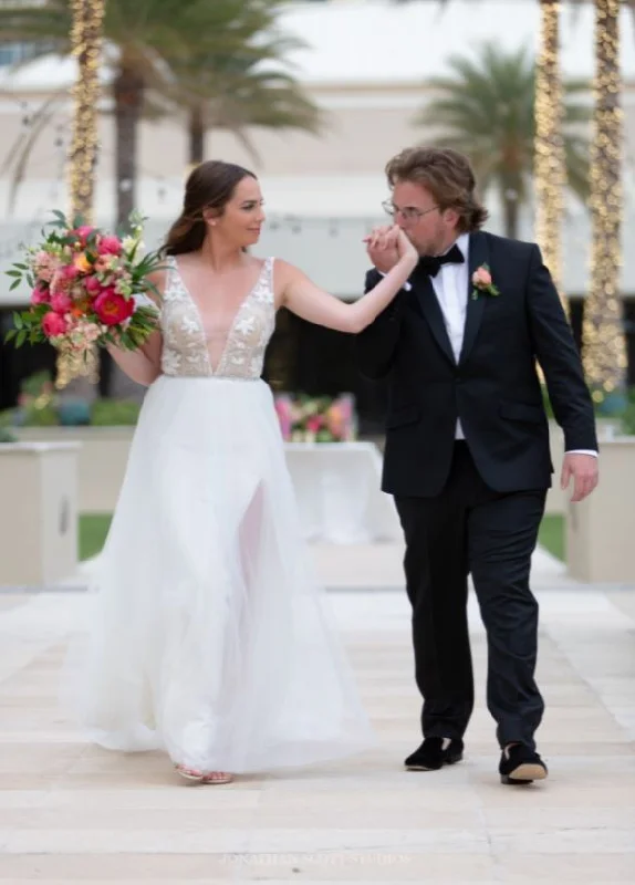 Chiffon Wedding Dresses with Slit and Embroidered Hem for Added EleganceLazaro Roxana 3858