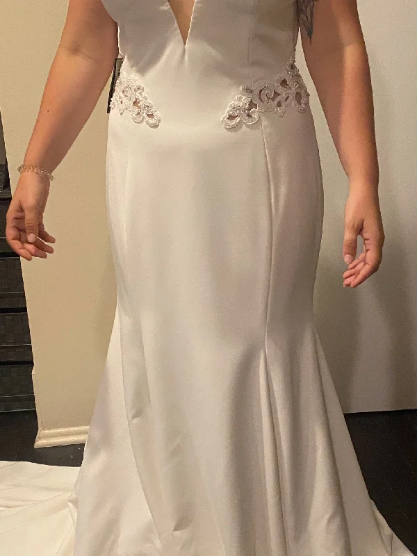 Strapless Wedding Dresses with Crystal Embellishments for a Sparkling LookMaggie Sottero Faith