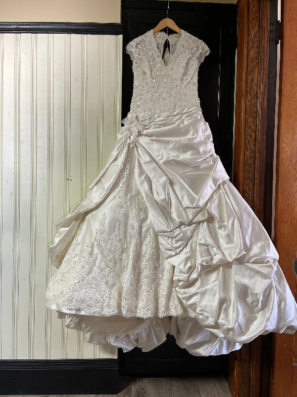 Wedding Dresses with Sequined Hearts and Ruffled Hem and Satin and Lace Combo and Bow at the Waist and Embroidered Floral Patterns for a Romantic and Feminine LookMaggie Sottero Perla Lynette A3632 Wedding Dresses with Sequined Hearts and Ruffled Hem and Satin and Lace Combo and Bow at the Waist and Embroidered Floral Patterns for a Romantic and Feminine LookMaggie Sottero Perla Lynette A3632