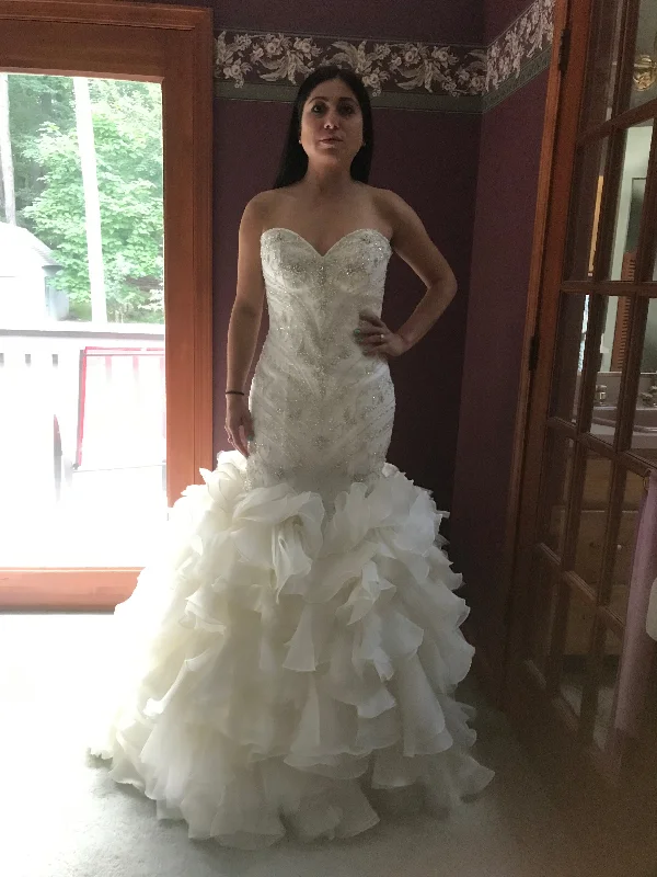 Vintage Inspired Tea Length Wedding Dresses with Embroidered FlowersMaggie Sottero Serencia 5MT118