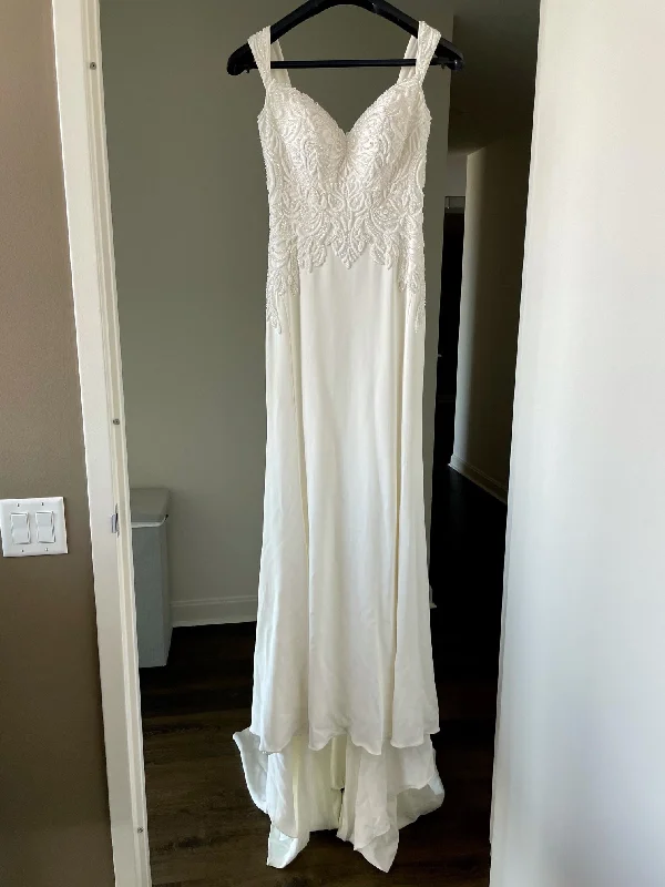 Wedding Dresses with Metallic Sequined Bodice and Chiffon Skirt and Ruffled Hem and Sheer Back for a Glamorous and Flirty LookMartina Liana 876 Wedding Dresses with Metallic Sequined Bodice and Chiffon Skirt and Ruffled Hem and Sheer Back for a Glamorous and Flirty LookMartina Liana 876