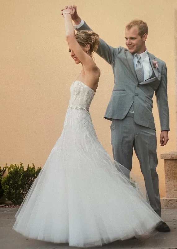 Wedding Dresses with Lace and Tulle Combo and Bow Accents and Beaded Bodice for a Fairy Tale LookMonique Lhuillier Candy Wedding Dresses with Lace and Tulle Combo and Bow Accents and Beaded Bodice for a Fairy Tale LookMonique Lhuillier Candy