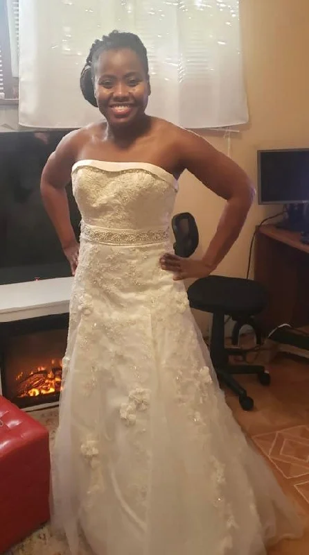 Wedding Dresses with Puff Sleeves and A Line Skirt for a Retro CharmOleg Cassini CWG345 Wedding Dresses with Puff Sleeves and A Line Skirt for a Retro CharmOleg Cassini CWG345