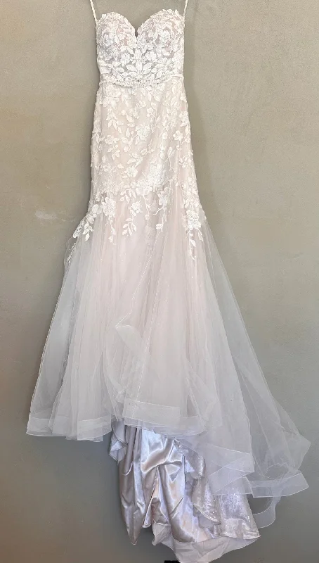 Long Sleeve Wedding Dresses with Pearl Buttons for a Classic AppealPaloma Blanca 4925 Long Sleeve Wedding Dresses with Pearl Buttons for a Classic AppealPaloma Blanca 4925