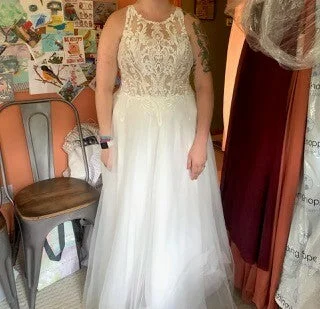 Wedding Dresses with Sequined Dots and Sheer Skirt for a Playful and Sultry LookRebecca Ingram Ardelle Wedding Dresses with Sequined Dots and Sheer Skirt for a Playful and Sultry LookRebecca Ingram Ardelle