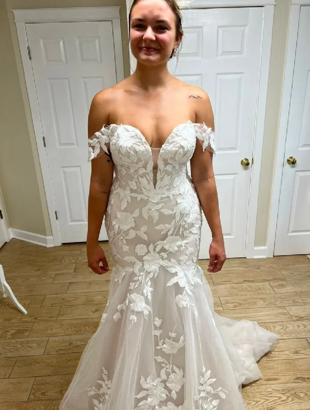 Wedding Dresses with Cut Out Details and Lace Insertions for a Bold and Feminine LookRebecca Ingram Hattie Wedding Dresses with Cut Out Details and Lace Insertions for a Bold and Feminine LookRebecca Ingram Hattie