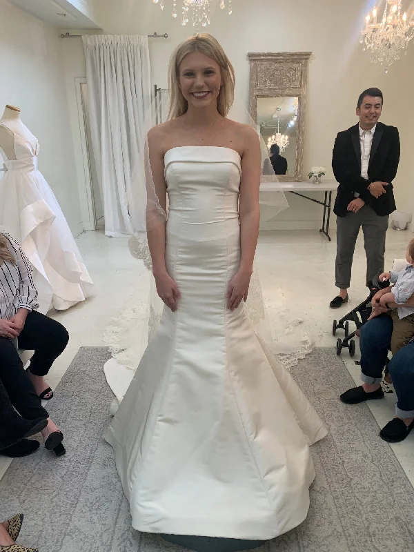 Long Train Wedding Dresses with Crystal Buttons and Lace Trim for a Grand EntranceSareh Nouri Peony Long Train Wedding Dresses with Crystal Buttons and Lace Trim for a Grand EntranceSareh Nouri Peony