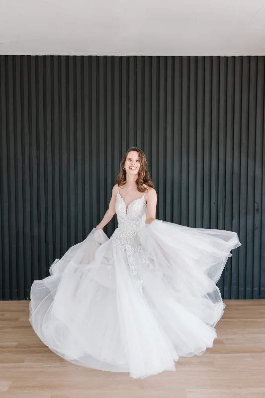 Wedding Dresses with Lace and Tulle Combo and Bow Accents and Beaded Bodice for a Fairy Tale LookStella York 6959 Wedding Dresses with Lace and Tulle Combo and Bow Accents and Beaded Bodice for a Fairy Tale LookStella York 6959