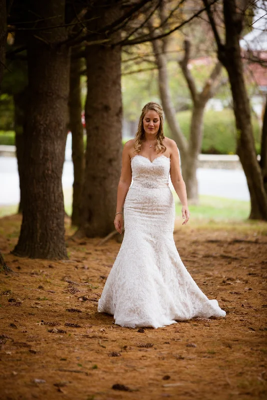 Embroidered Wedding Dresses with Metallic Thread for a Luxurious FeelVenus VE8119