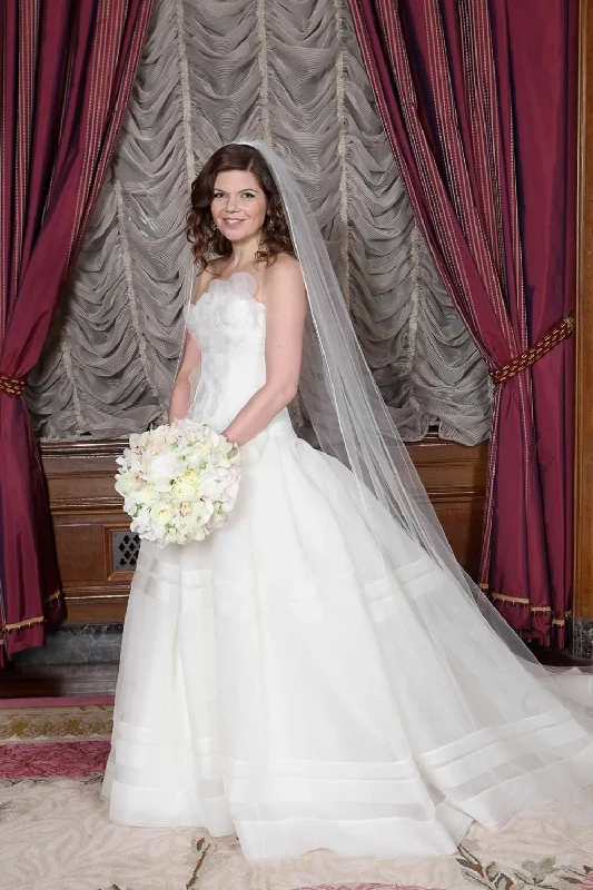Empire Waist Wedding Dresses with Satin Ribbon for a Flattering FitVera Wang Fairy Princess Empire Waist Wedding Dresses with Satin Ribbon for a Flattering FitVera Wang Fairy Princess