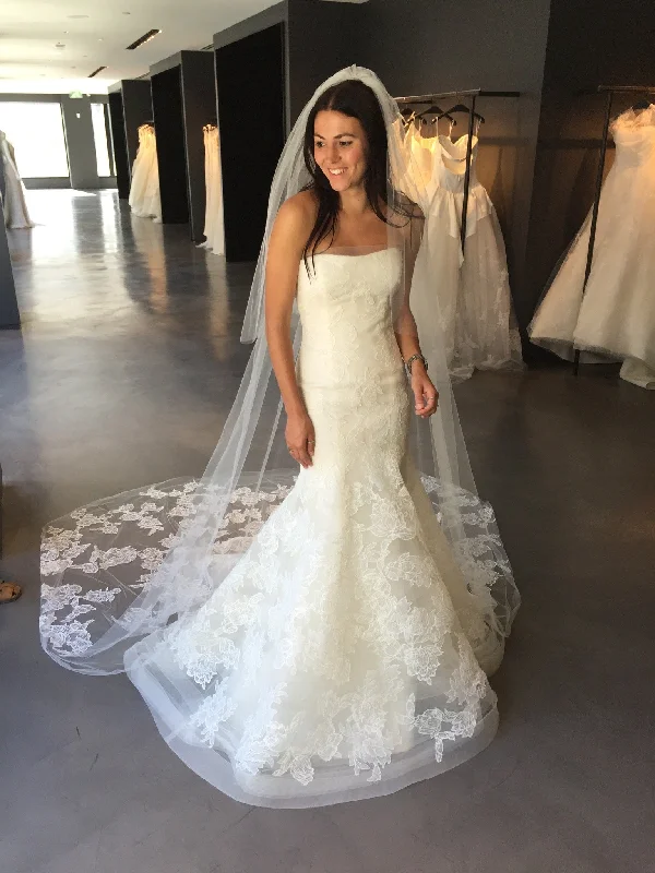 Printed Wedding Dresses with Floral Patterns and Satin Sash for a Romantic LookVera Wang Leda LX Printed Wedding Dresses with Floral Patterns and Satin Sash for a Romantic LookVera Wang Leda LX