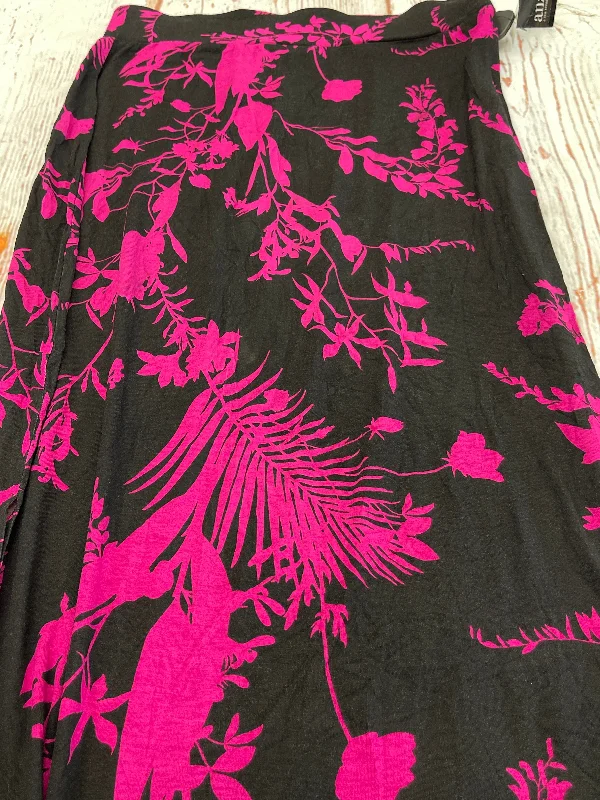 Ruffled mini skirts in a polka dot patternSkirt Maxi By Ana  Size: M