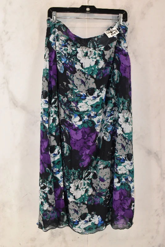 Skirts with an adjustable waistbandSkirt Maxi By Cato  Size: 16