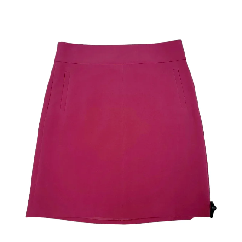 Skirts with an elastic waistband for comfortSkirt Midi By Banana Republic Size: 10 Skirts with an elastic waistband for comfortSkirt Midi By Banana Republic Size: 10