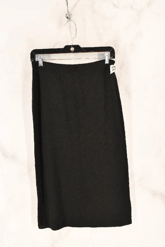 Leather skirts with a fringe detailSkirt Midi By Elementz  Size: M