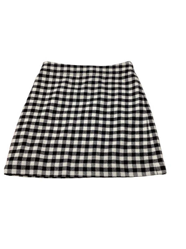 Skirts with a scalloped hem for a delicate touchSkirt Midi By J Crew  Size: M