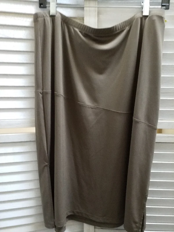 Skirts with an adjustable waistbandSkirt Midi By Merona  Size: L