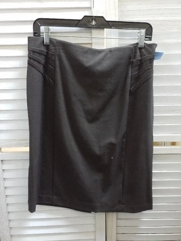 Skirts with a button front placketSkirt Midi By New York And Co  Size: 10