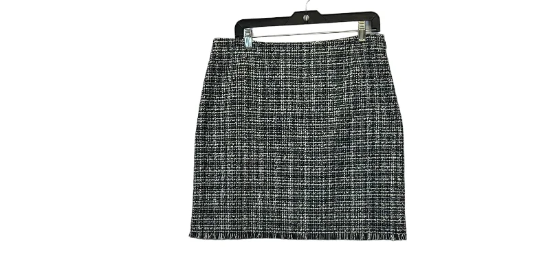 Leather skirts with a chain detailSkirt Midi By New York And Co  Size: M