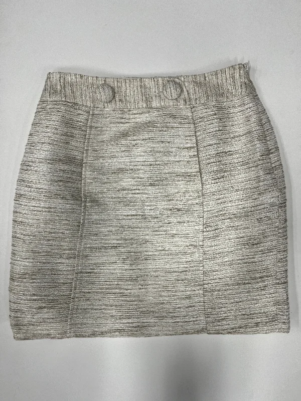 Mini skirts with a side bow detailSkirt Mini & Short By Ann Taylor O NWT  Size: 6petite