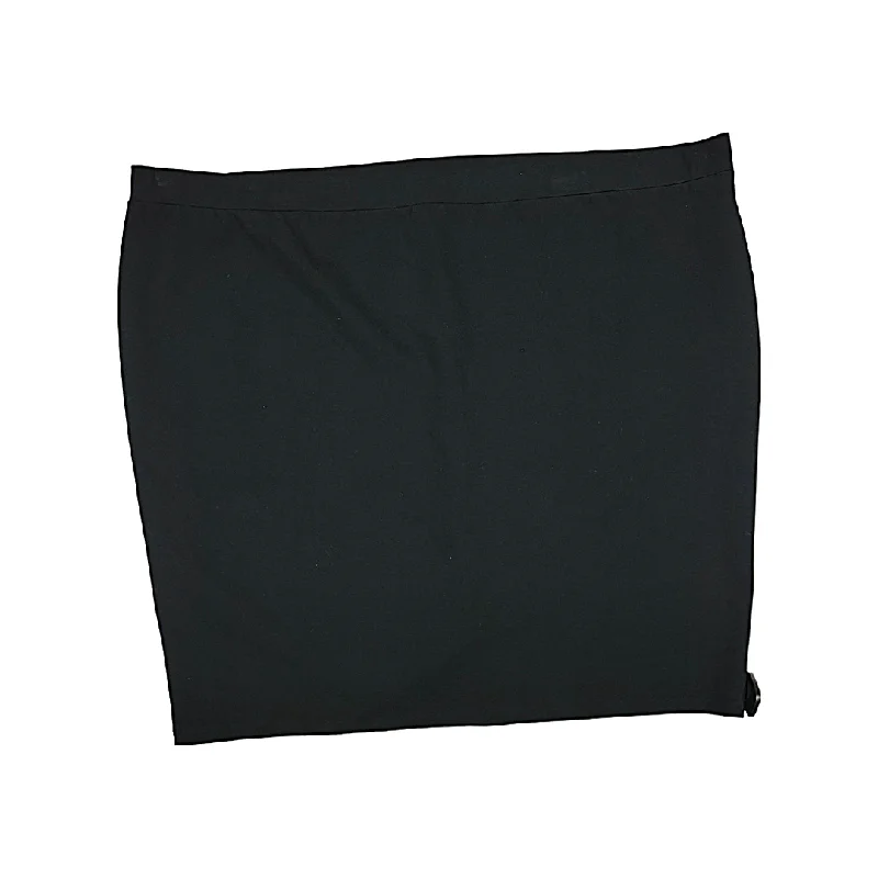 Wrap skirts in a velvet fabric for a luxurious feelSkirt Mini & Short By Ava & Viv Size: 4X Wrap skirts in a velvet fabric for a luxurious feelSkirt Mini & Short By Ava & Viv Size: 4X