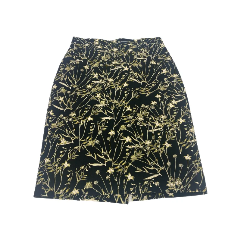 Sequined skirts for a glamorous party lookSkirt Mini & Short By Banana Republic Size: 4 Sequined skirts for a glamorous party lookSkirt Mini & Short By Banana Republic Size: 4