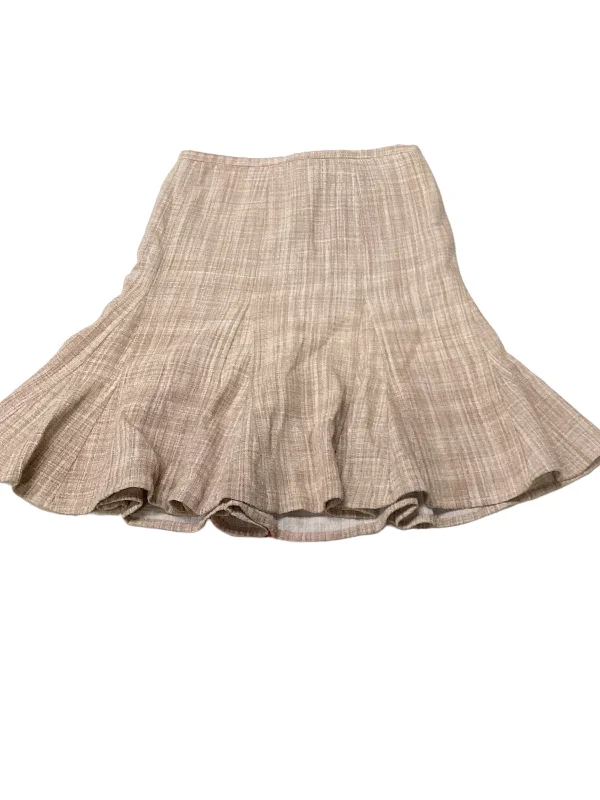 Skirts with a scalloped edge hemSkirt Mini & Short By Bcbgmaxazria  Size: 0