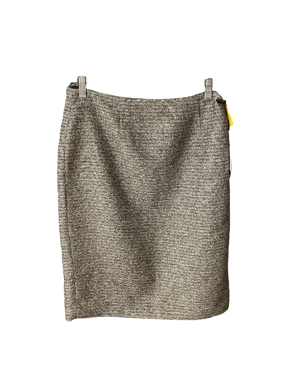 Wrap skirts in a velvet fabric for a luxurious feelSkirt Mini & Short By Calvin Klein Size: 6 Wrap skirts in a velvet fabric for a luxurious feelSkirt Mini & Short By Calvin Klein Size: 6