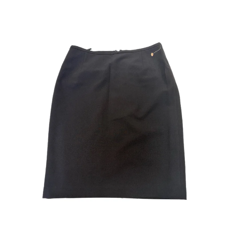 Wrap skirts in soft, flowing fabricsSkirt Mini & Short By Calvin Klein  Size: 8