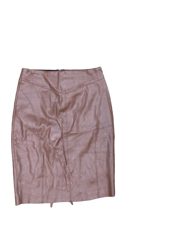 Skirts with a back vent for ease of movementSkirt Mini & Short By Express  Size: 6