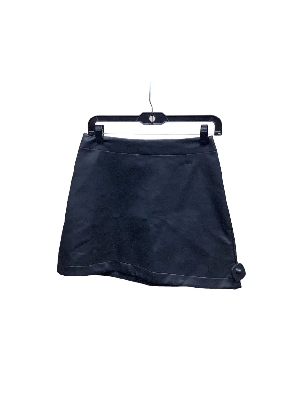Skirts with a pleated back yokeSkirt Mini & Short By Gap  Size: 4