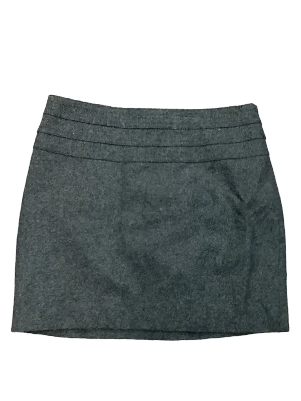 Skirts with side slits for added movementSkirt Mini & Short By H&m  Size: 6