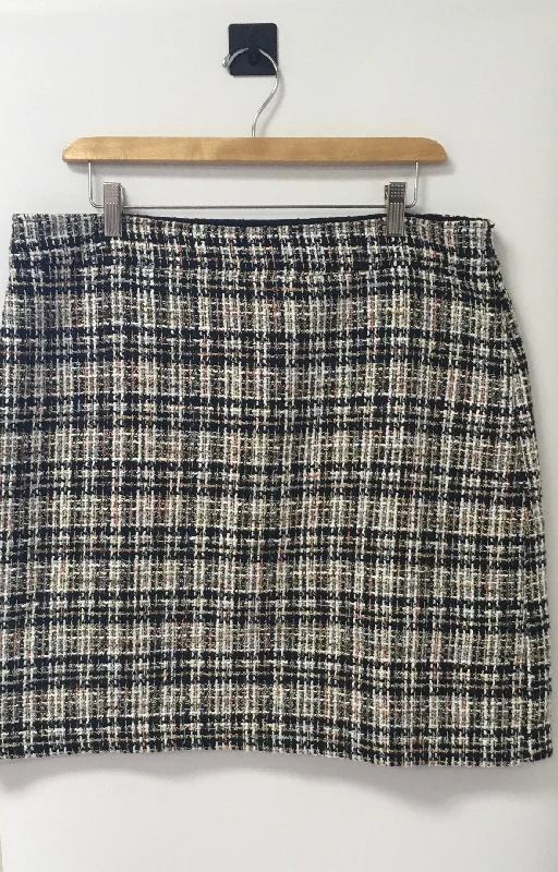 Ruffled skirts in a paisley patternSkirt Mini & Short By Loft  Size: 14tall