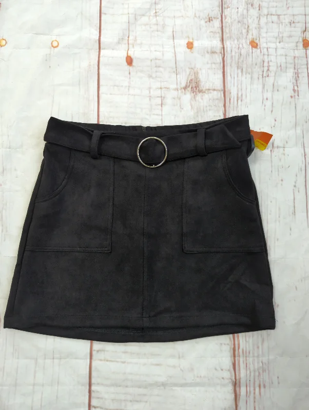 Mini denim skirts with a frayed hemSkirt Mini & Short By Rue 21  Size: M