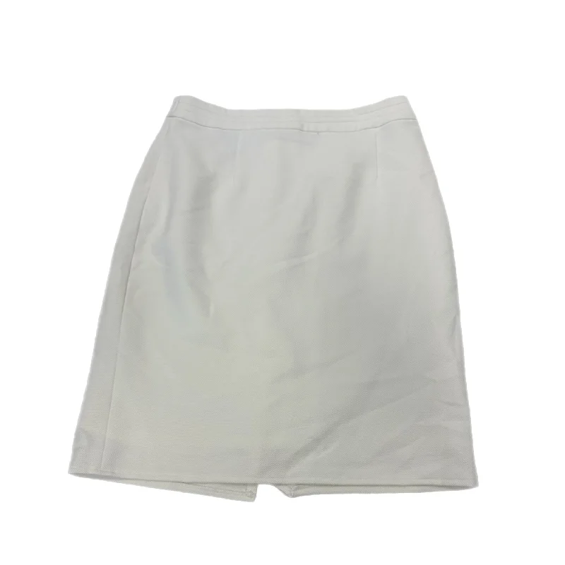 Pencil skirts in a tweed fabric for a textured lookSkirt Mini & Short By White House Black Market  Size: 8